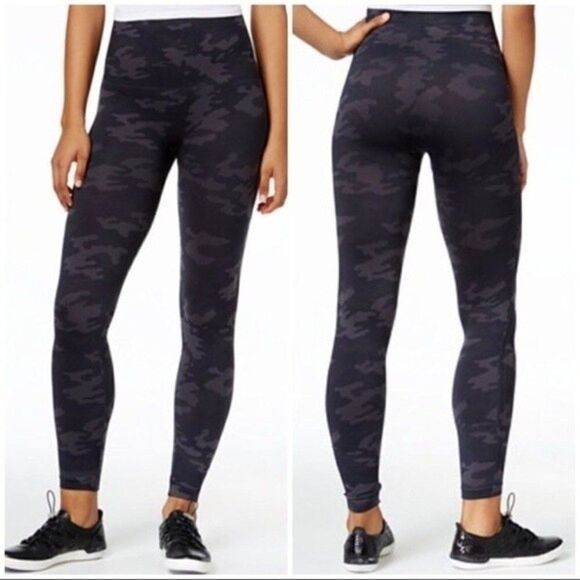 SPANX Pants - NWOT SPANX camo Look at me now high waist stretch seamless leggings small
